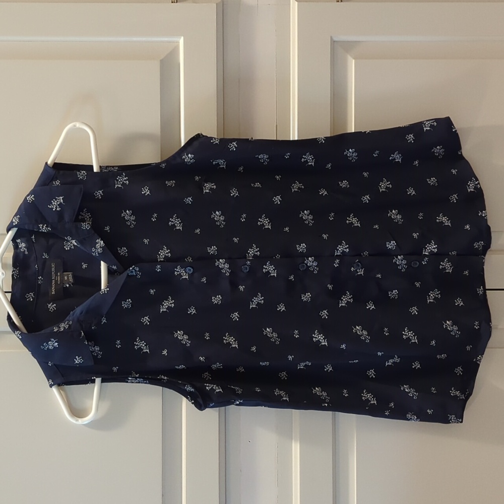 Navy and White Floral Sleeveless Button Down Top
